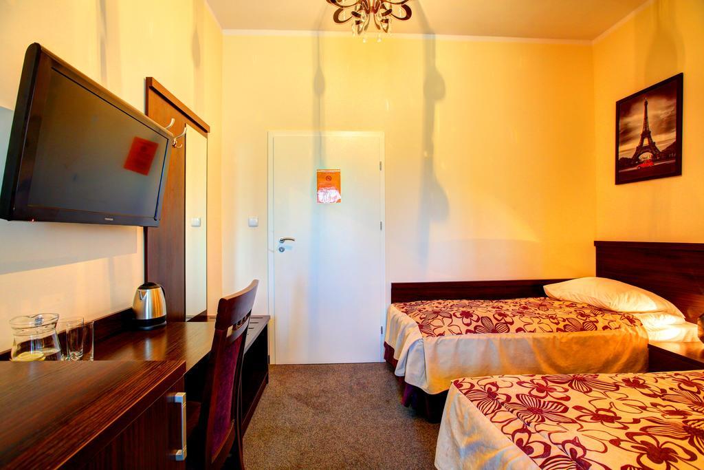 Hostel Evotel Зельонка Екстер'єр фото