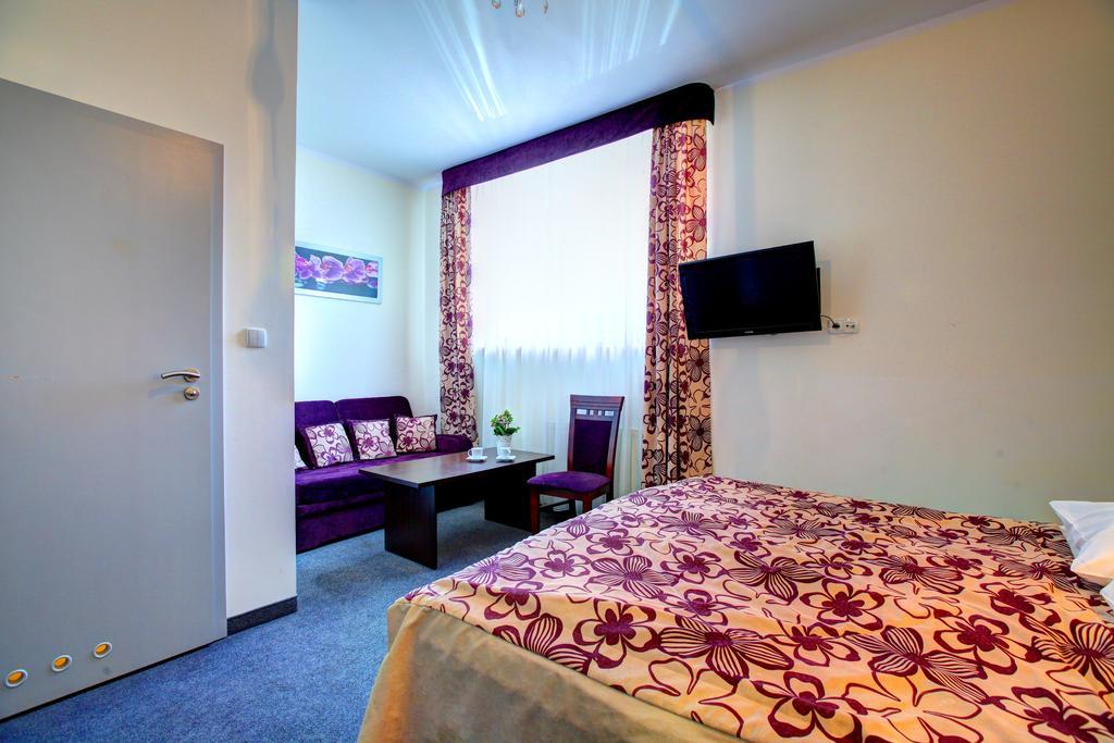 Hostel Evotel Зельонка Екстер'єр фото