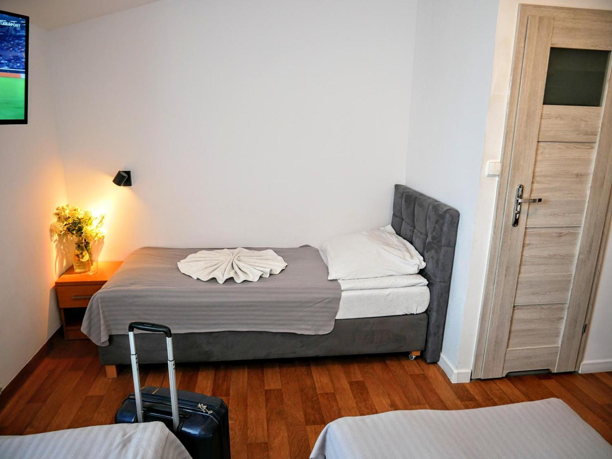 Hostel Evotel Зельонка Екстер'єр фото