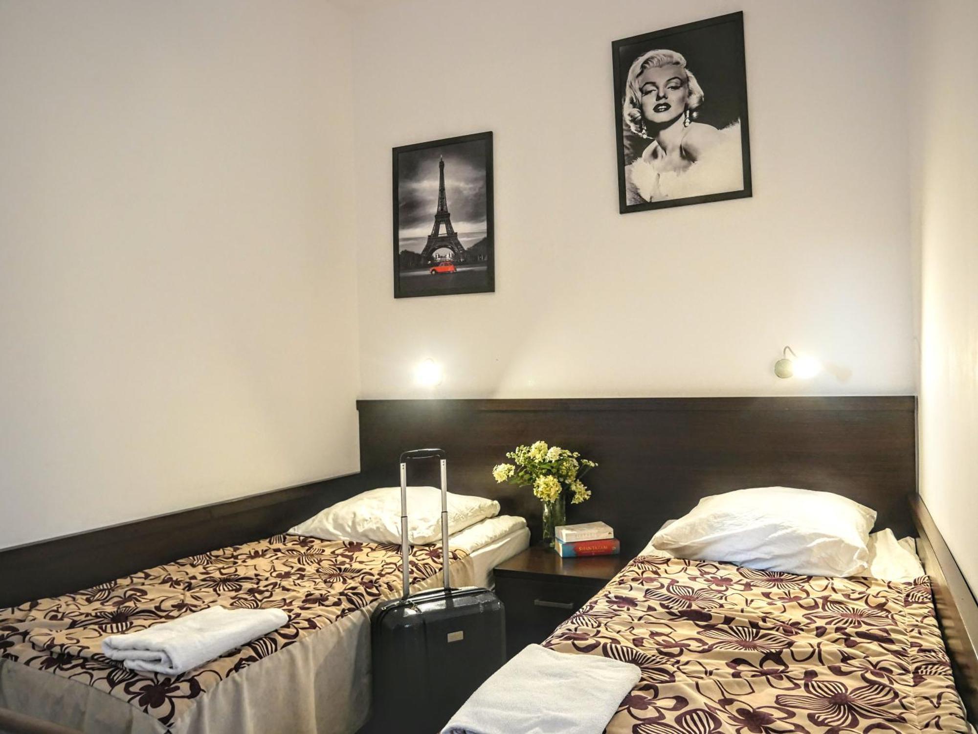 Hostel Evotel Зельонка Екстер'єр фото