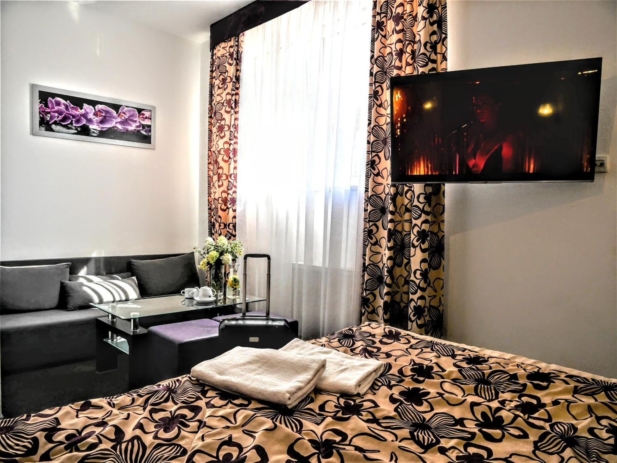 Hostel Evotel Зельонка Екстер'єр фото