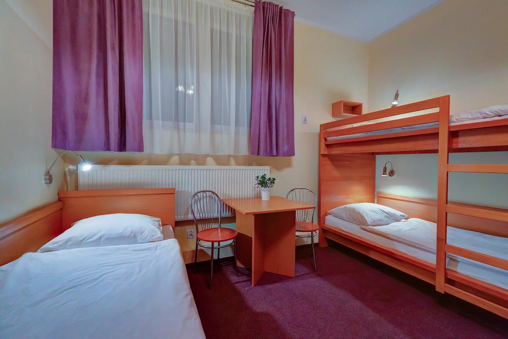Hostel Evotel Зельонка Екстер'єр фото