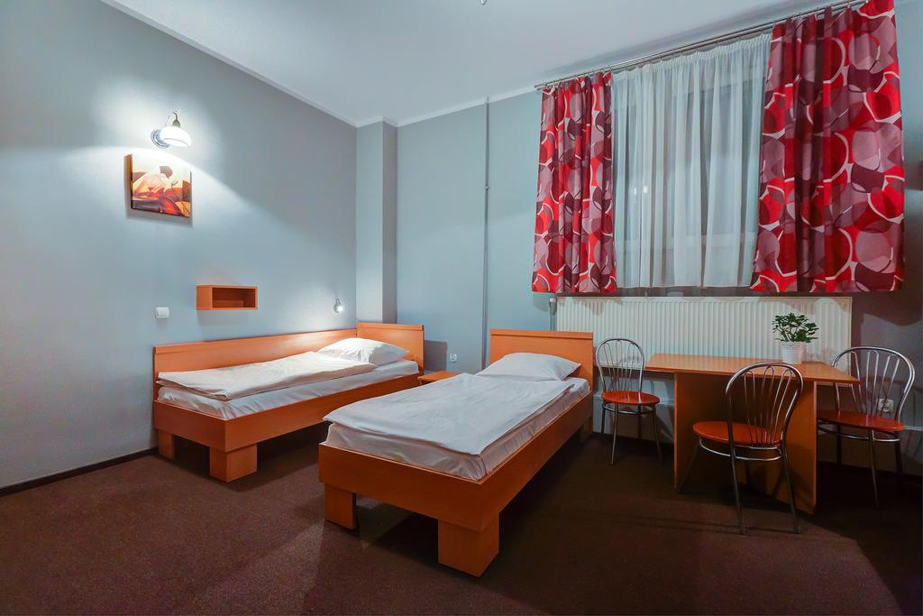 Hostel Evotel Зельонка Екстер'єр фото