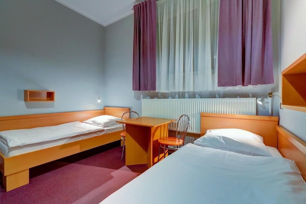 Hostel Evotel Зельонка Екстер'єр фото