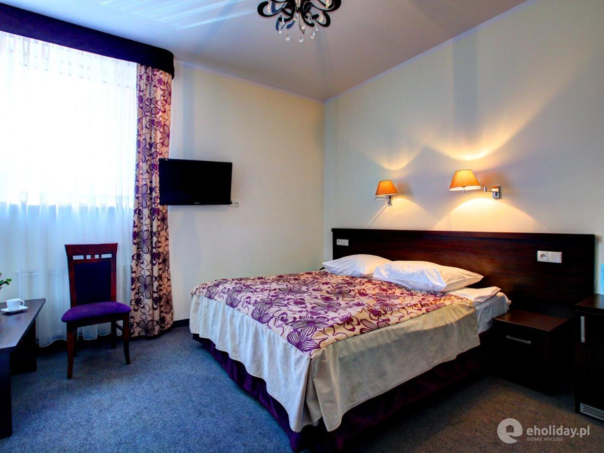 Hostel Evotel Зельонка Екстер'єр фото